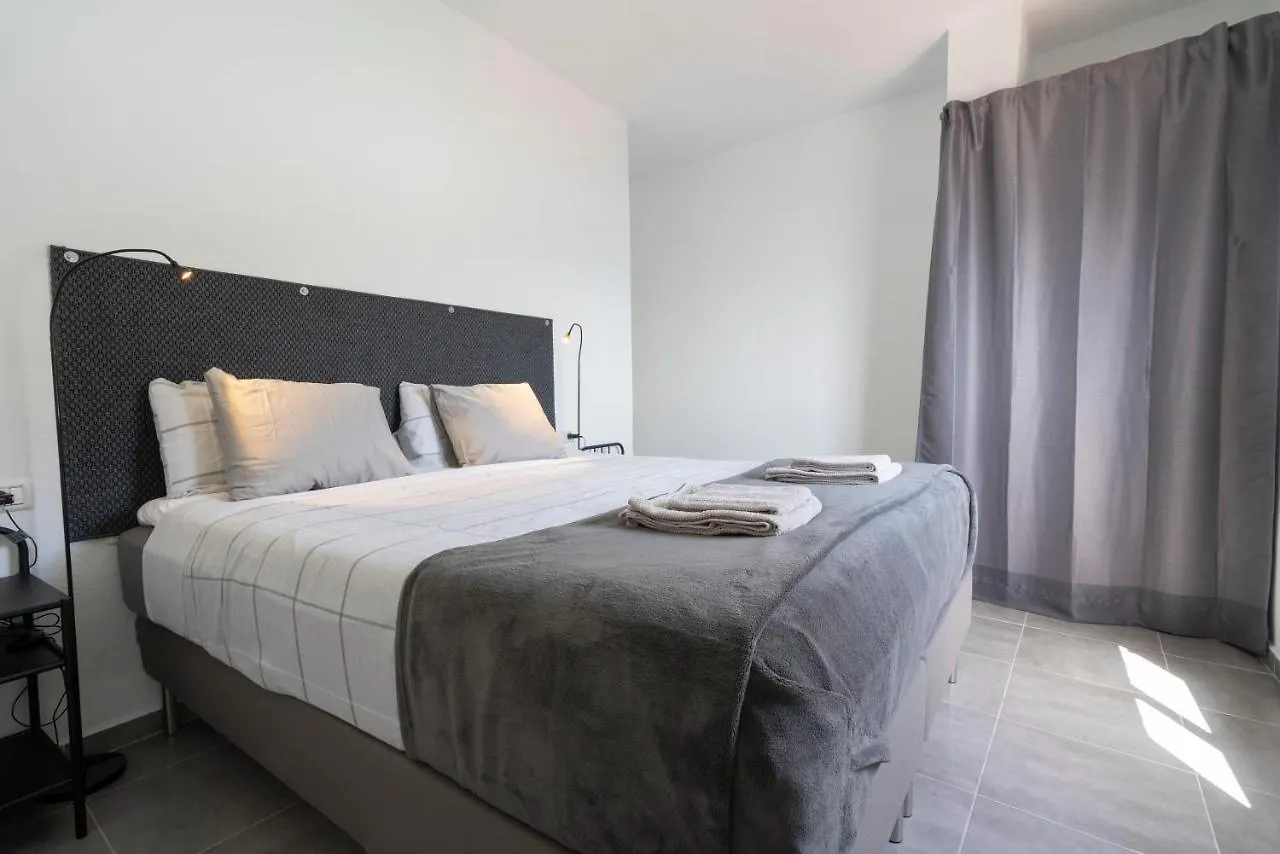 Spacious House With Huge Terrace Facing The Sea Bocacangrejo