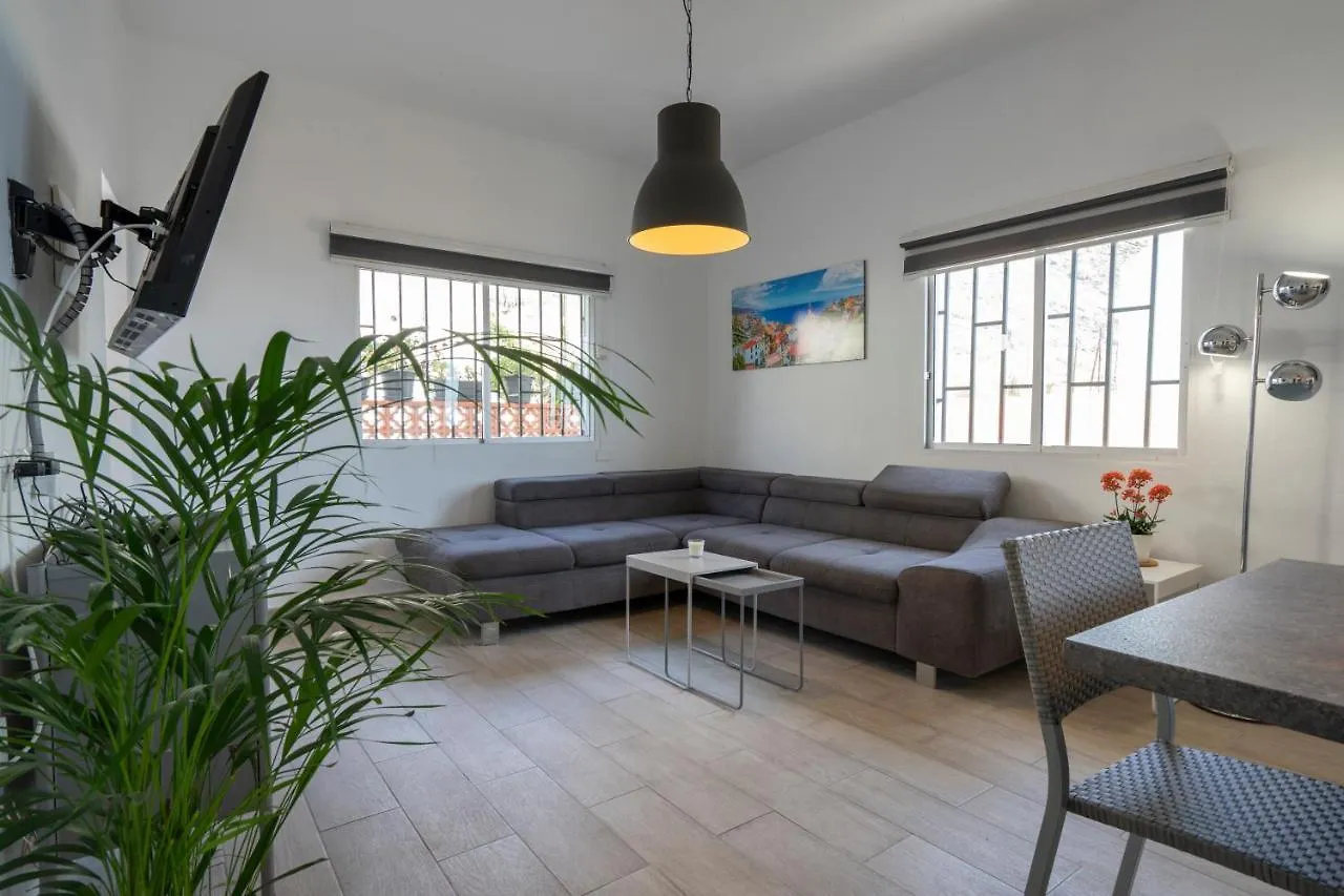 Spacious House With Huge Terrace Facing The Sea Bocacangrejo 0*,  Spagna